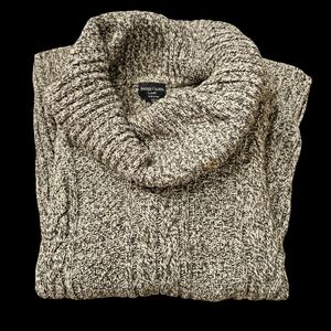 Womens sweater.  #0072